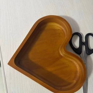 Bandeja de Servir de Madera en Forma de Corazón, Plato Multiusos para Aperitivos y Frutos Secos - Product Image 6