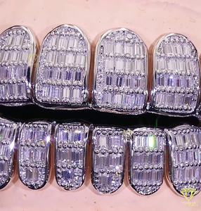 Grillz personnalisés en argent sterling 925 véritable avec diamants Moissanite VVS taille baguette, approuvés par le testeur de diamants - Product Image 5