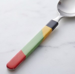 Ensemble de couverts modernes avec manches en plastique colorées, finition miroir haute brillance, compatibles lave-vaisselle, pour les fêtes - Product Image 4