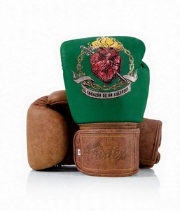 Dernier modèle de gants de boxe en cuir Fairtex personnalisés avec logo, couleur verte, sangles réglables à boucles pour le kick-boxing et les arts martiaux - Product Image 1