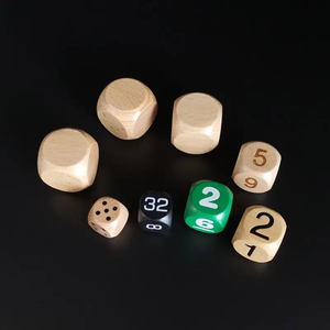 Dés en bois personnalisés faits à la main pour jeux de société traditionnels, activités éducatives, décoration intérieure et cadeaux uniques - Product Image 1
