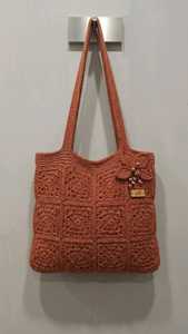 Sac fourre-tout tissé à la main, style bohème rouge, avec poignées en cuir, utilisation en extérieur, forme rectangulaire, décoration toutes saisons - Product Image 3