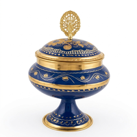 Carafe à crème en laiton émaillé bleu avec couvercle floral doré et base sur pied, surface lisse et durable pour décoration de table de luxe, cadeaux