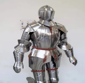Petite figurine de guerrier dragon en laiton antique, tenant une épée et un bouclier à motifs ronds, montée sur une base détaillée, en gros. - Product Image 2