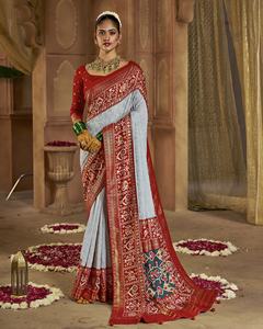 โสร่งผ้าไหมงานแฮนด์เมดสุดหรูพร้อมด้วยชิกันคาริลัคเนาที่ประณีตการปักลายสไตล์ปากีสถานสำหรับงานแต่งงานในโอกาสพิเศษ - Product Image 1