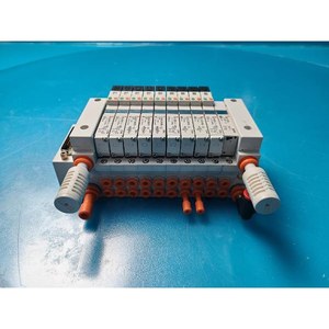 Conjunto de Válvulas Solenoides SMC VVQ1000-10A-1+VQ1200NY-5-X35+VQ1201N-5, Usado, Piezas de Equipos Legacy Semiconductor - Product Image 1