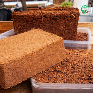 Cocopeat 100% pur et biologique, bloc de 5 kg, faible EC, fibre de coco pour mélange de culture, potager et jardinage hydroponique, aménagement paysager, Inde - Product Image 4