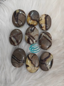 Piedra de Palma Septaria Natural Pulida, Cristal Curativo, Piedra de la Preocupación para Meditación, Reiki, Energía de Chakras, Venta al por Mayor - Product Image 4