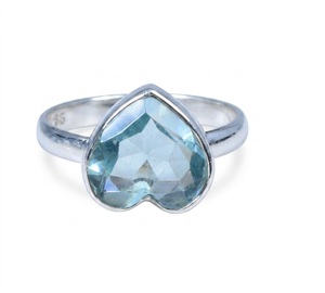 Bague de fiançailles en argent sterling 925 avec pierre précieuse en quartz bleu naturel en forme de cœur, faite à la main, cadeau d'amour pour femmes - Product Image 1