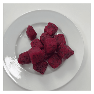 Cubes de fruits du dragon rouges surgelés du Vietnam, morceaux d'exotiques pitayas pour mélange de céréales, coupes parfaites, glaces, boutiques de crème glacée et cafés - Product Image 2