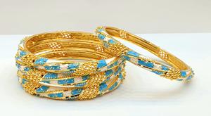 Juego de 4 Brazaletes de Alta Gama Chapados en Oro de 24 Quilates de Dubái para Mujer, Accesorio Popular y Económico de 2 GRM, Brazaletes Modernos - Product Image 3