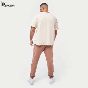 Joggers cargo haut de gamme pour hommes – Pantalons de sport doux au toucher, personnalisables, pour le fitness et le confort quotidien - Product Image 4