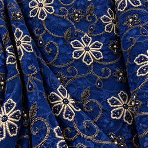 Tissu en dentelle brodé de perles, motif floral, design authentique et nouveau, pour robe décontractée, beauté intemporelle, luxe de la tradition nigériane - Product Image 5
