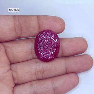 พลอยรูบี้โมซัมบิกทรงรีร้อนขึ้นรูป น้ำหนัก 28.45 กะรัต พลอยเม็ดเดี่ยว สีแดงเข้ม ดีไซน์แกะสลักด้วยมือ ผิวเรียบเนียน สำหรับทำแหวนเครื่องประดับ - Product Image 1