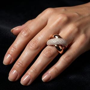 Anillo Clásico de Compromiso y Boda para Mujer, Oro Blanco de 18k, con Diamantes Redondos de Corte Brillante y Engaste Pavé - Product Image 4