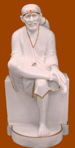 Statue de Lord Sai Baba en magnifique marbre blanc, en position assise, travail artisanal étonnant pour la décoration de la maison et du temple, pour la vénération. - Product Image 4
