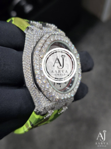 Montre de plongée analogique chronographe tachymètre automatique mécanique de luxe pour homme Aarva Jewels avec bracelet en caoutchouc et moissanite glacée - Product Image 4