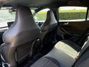 F0CUS 2.3T ST HATCHBACK 2023 EN BON ÉTAT - Product Image 5