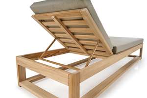 Chaise longue traditionnelle en teck CORFU avec design pliable, mobilier d'extérieur durable pour villa et hôtel au bord de la piscine - Product Image 4