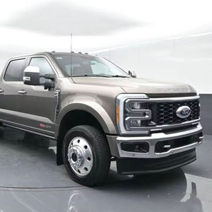 รถฟอร์ด F-450 Super Duty King Ranch Crew Cab ปี 2023 มือสองประกอบเสร็จ ขายดีที่สุด พวงมาลัยซ้าย ขับเคลื่อน 4 ล้อ มาตรฐานยูโร 3 พร้อมใช้งาน - Product Image 1