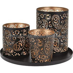 Beau support votif en métal fini oxydé avec un look orné pour le thème du design d'intérieur classique et la célébration - Product Image 1