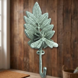 Gancho de Pared Multifuncional Autoadhesivo de Hierro Fundido Vintage con Diseño Ajustable, Ecológico e Impermeable para Almacenamiento de Ropa - Product Image 1