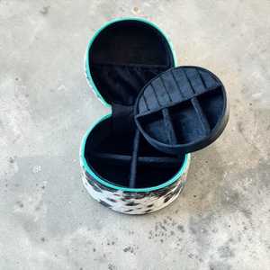 Étui à bijoux en cuir de vachette avec gaufrage floral en cuir turquoise, fermeture éclair, style bohème, boîte de voyage durable - Product Image 2