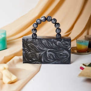 Sacs à main et pochettes uniques en résine, accessoires artisanaux écologiques et vibrants, conçus pour les femmes par HF Crafts - Product Image 6