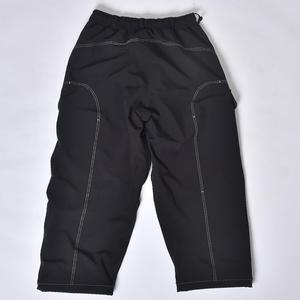 Pantalon de ski imperméable et isolé pour homme Pantalon de neige cargo noir avec coutures contrastées et bouches d'aération respirantes - Product Image 1