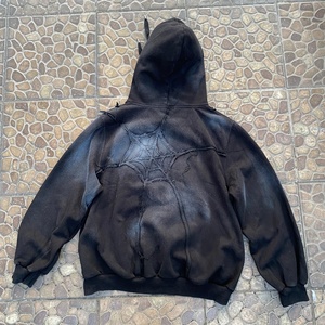 Sweat à capuche noir délavé personnalisé avec patchwork et appliques à bords bruts, coupe non finie, effet vieilli - Product Image 2