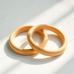 Bracelet en bois fait à la main hautement poli écologique pour femmes Design léger et élégant Bois de hêtre à vapeur naturel - Product Image 2