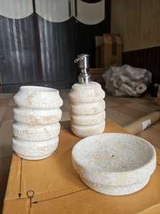 Distributeur de savon élégant en céramique 500 ml pour lavabo, évier de cuisine, organisateur de lotion et désinfectant - Product Image 3