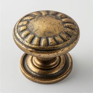 Pomo de puerta de metal de diseño, diseñado para proyectos de interiorismo de alta gama, que combina atractivo visual y funcionalidad - Product Image 5