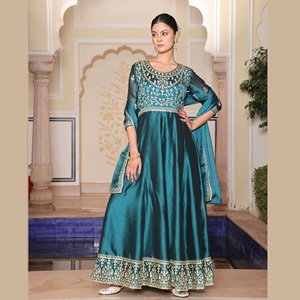 คอลเลคชั่นล่าสุด ชุดรามาอานาร์กาลีคุณภาพดีสำหรับผู้หญิง เหมาะสำหรับงานแต่งงาน งานดิวาลี งานปาร์ตี้ แขนเสื้อ 3/4 ผ้าไหมเครปลายรังโกลี - Product Image 1