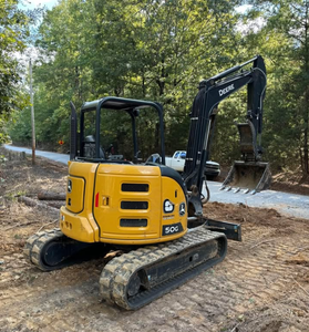 Mini-excavatrice robuste 50G conçue avec une performance moteur élevée, une hydraulique réactive et une excellente stabilité - Product Image 6