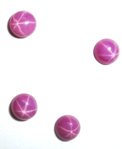 Rubis étoilé rond 5x5 mm 1 carat, cabochon poli créé en laboratoire avec effet étoile à 6 branches pour la fabrication de bijoux - Product Image 6