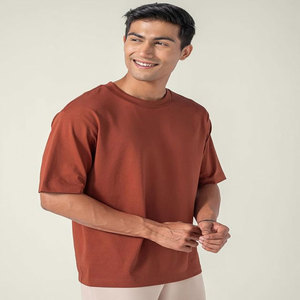 Camiseta de Manga Corta Roja para Hombre, Corte Regular, Cuello Redondo, 100% Algodón Jersey, Estilo Casual, Color Liso, Tejido de Punto, Personalizable - Product Image 1
