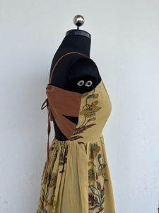 Robe longue florale sans manches 100 % coton pour femme, taille naturelle, style bohème doux, dos ouvert à nouer, idéale pour l'été, les vacances, marque privée - Product Image 3