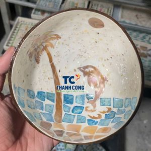 ชามเปลือกมะพร้าวเวียดนามขายส่งแบบเป็นมิตรกับสิ่งแวดล้อม งานฝีมือฝังมุกประดับรูปโลมาและต้นปาล์ม โมเสกธรรมชาติสำหรับรีสอร์ท - Product Image 1