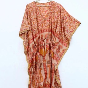 Caftan en soie pour femmes Art Saree en soie Caftan Long Wear Dress - Product Image 1