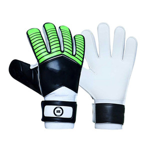 Conception confortable de qualité supérieure avec un excellent contrôle du ballon et une excellente adhérence. Gants de gardien de but de haute qualité. - Product Image 4