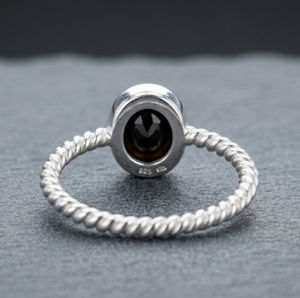 Anillo de Plata de Ley 925 con Piedra de Ónix Negra Ovalada de 6x8 mm, Joyería Fina para Dedo, Engaste de Bisel Hecho a Mano, Estilo Minimalista, Unisex - Product Image 3