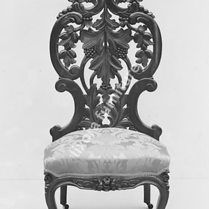 Silla de Comedor de Madera Maciza Hecha a Mano de Lujo con Tallado Ornamental de Hoja de Uva y Asiento Tapizado Floral - Product Image 3