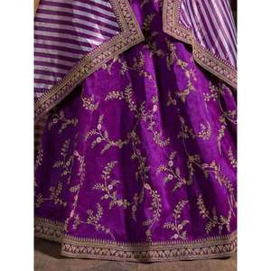 Increíble púrpura bordado Mulberry Silk Sangeet Wear Lehenga Choli - Product Image 2