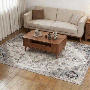 Tappeto Vintage per Arredamento d'Interni - Product Image 1