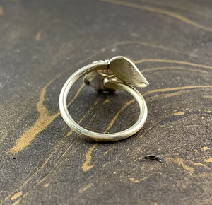 Bague en pierre de labradorite de forme ronde, style vintage, motif floral (3,1 grammes), cadeaux tendance pour toutes les occasions, légère à porter - Product Image 6