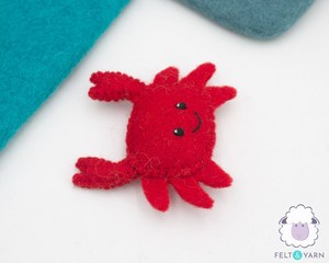 Crabe en feutre rouge et laine, ornements en feutre et fil, mobile marin, porte-clés, jouet d'éveil pour enfant - Product Image 2