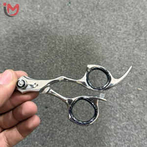 Tijeras de Peluquería Profesionales de Acero Inoxidable con Hoja Afilada para Diestros, Mango Corto - Product Image 5