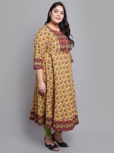 Kurti Anarkali de algodón con estampado floral mostaza para mujer de talla grande, con cuello mandarín y mangas 3/4. - Product Image 3