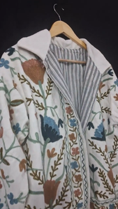 เสื้อแจ็คเก็ตกำมะหยี่ปักลายดอกไม้ทำมือสไตล์ซูซานีสำหรับผู้หญิง เสื้อคลุมกิโมโนทรงหลวม แขนยาว แห้งเร็ว เหมาะสำหรับฤดูร้อน ฤดูใบไม้ร่วง และฤดูหนาว - Product Image 4